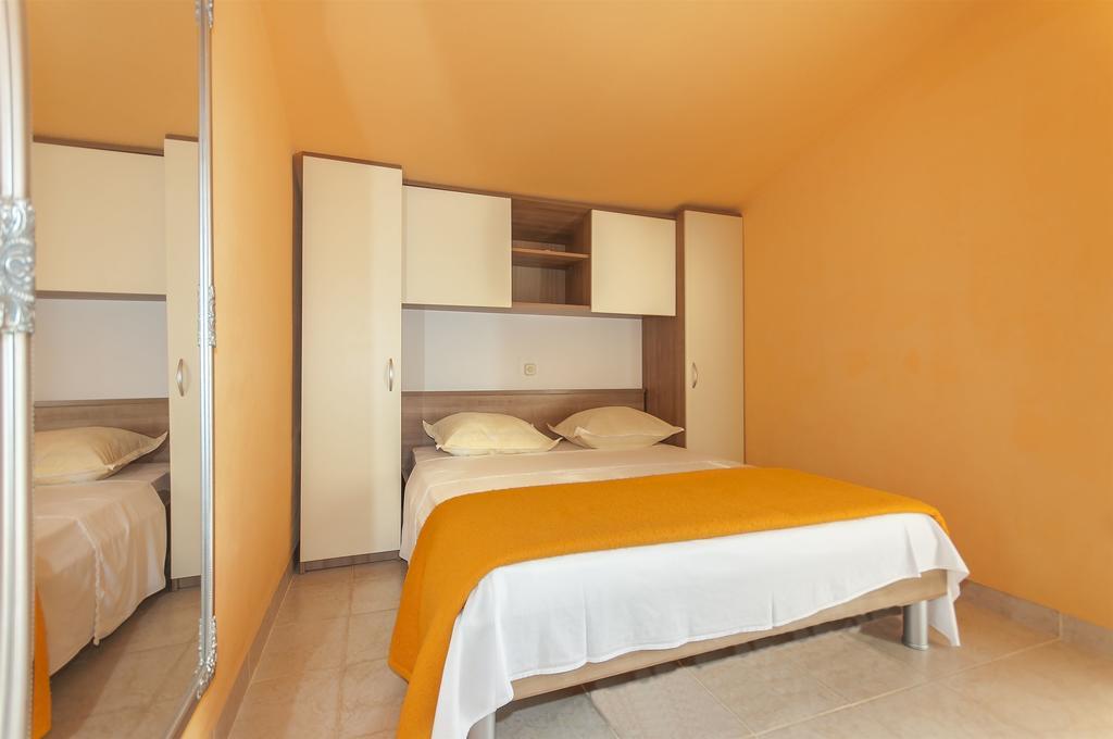 Apartments Luca Rogoznica  Extérieur photo